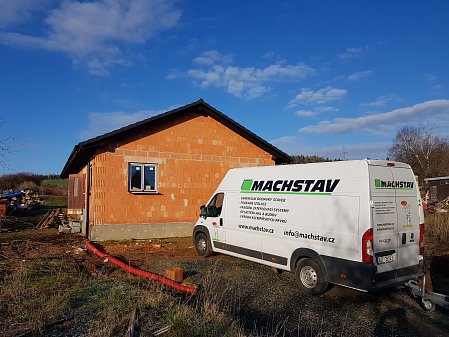 Zateplení bungalovu foukanou technologií v obci Kšice